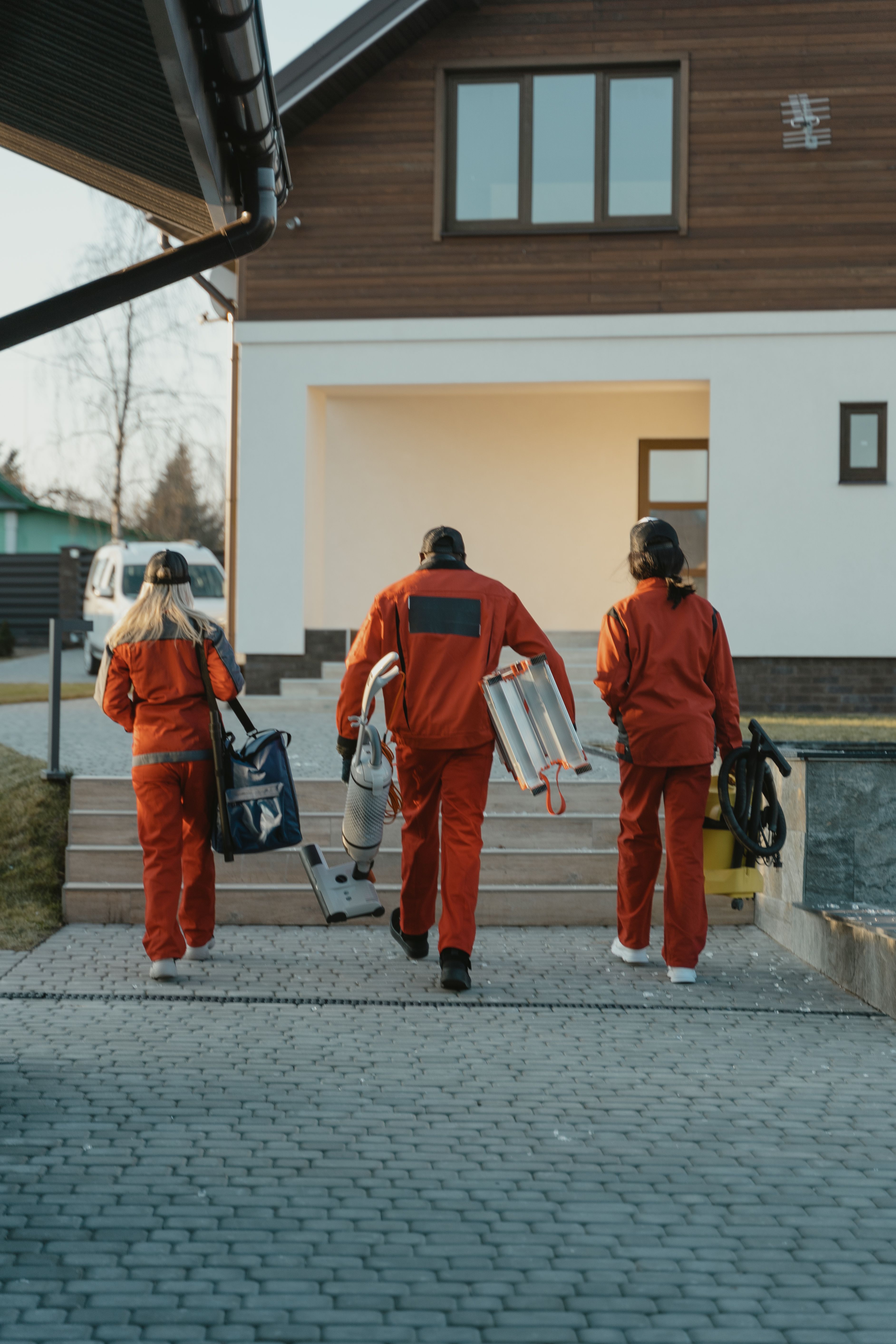 5 Ways Home Services Companies Can Catch the Lead Before the Customer Calls Someone Else