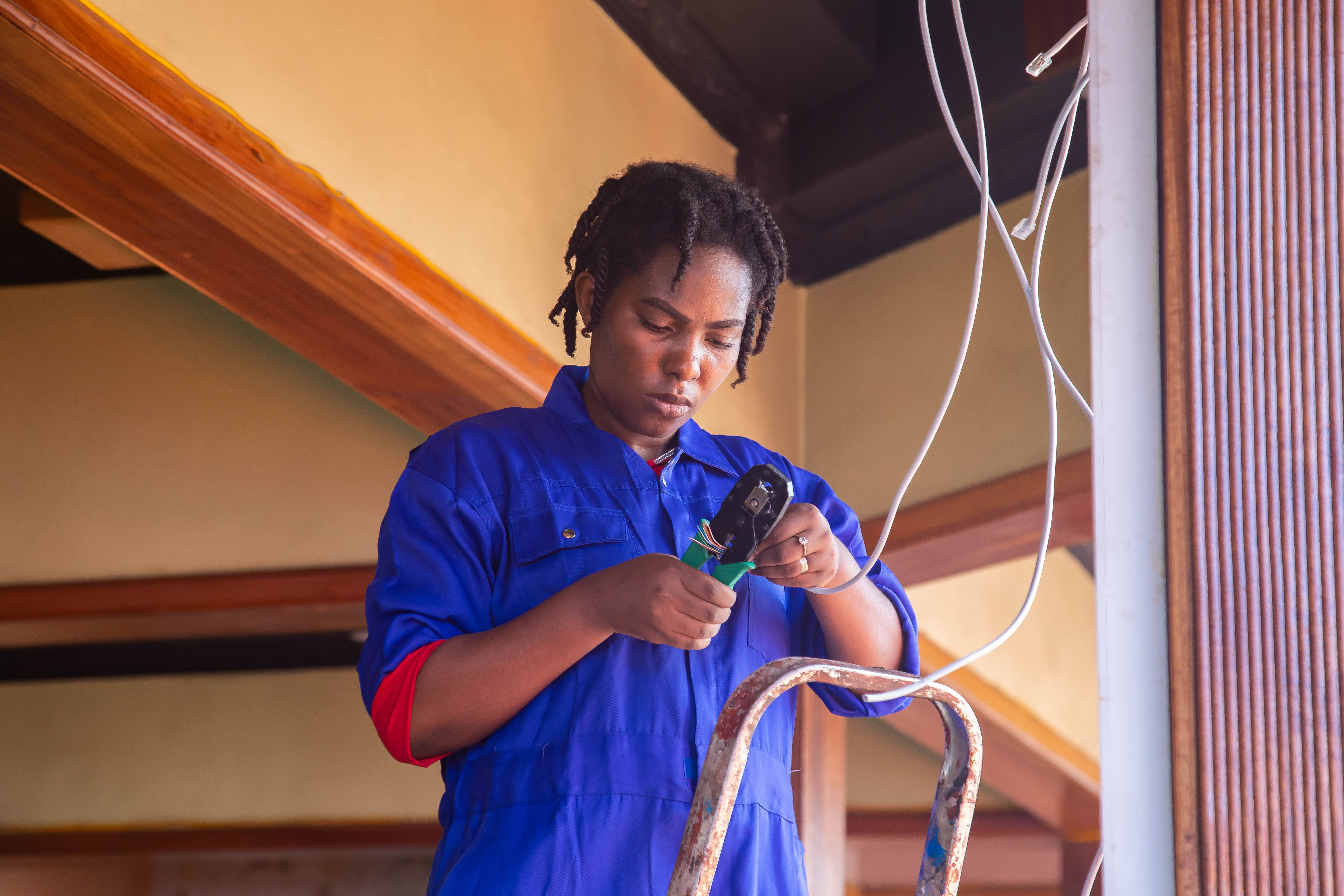 How AI-Optimized Web Design Helps Electrical Customers Act with Confidence
